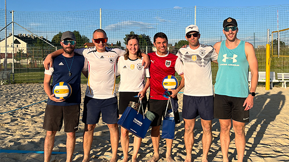 Gewinnerteam HOFER Beachvolleyball Turnier Gruppenfoto Volleyball Gewinnerteam